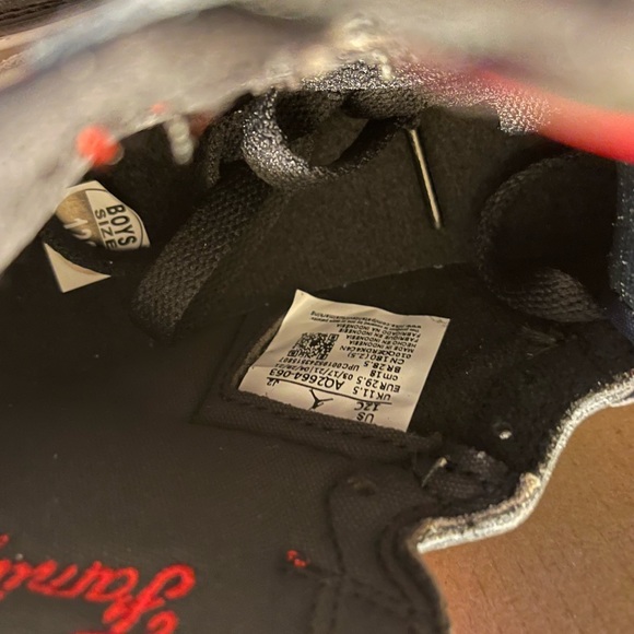 Air Jordan 1 Retro “Patent” - Picture 4 of 6